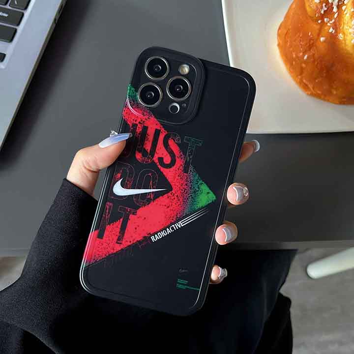 iphone14 Nikeカバー流行り